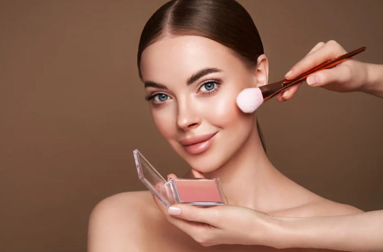Hạn chế sử dụng nhiều lớp trang điểm trên mặt